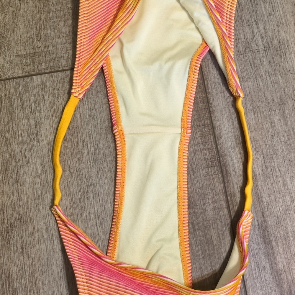 NWOT size medium Vibrant Yellow and Pink Bikini Set cupshe - Picture 5 of 8